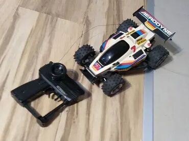 Igračke: 1. Formula 1 nema daljinski Crno Siva 44 x 18 cm 2. Formula crvena — 15