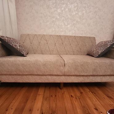 Bej rəngli müasir divan - Minimalist dizayn: Arxa hissədə rombvari