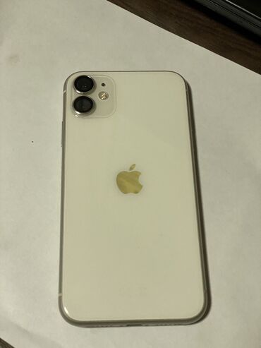 Apple iPhone: IPhone 11, Б/у, 128 ГБ, White Titanium, Зарядное устройство, Чехол, 77 %