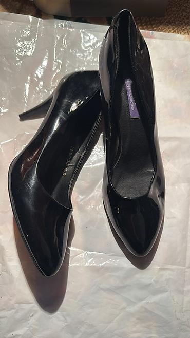 Босоножки, сандалии, шлепанцы: Женская обувь — два варианта. 1) Сандалии с декором - Размеры: 37 и — 39