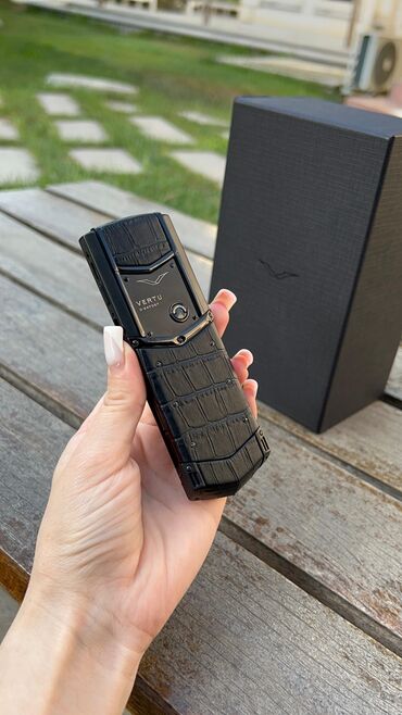 herbi telefon: Vertu Signature Touch, < 2 GB Memory Capacity, rəng - Qara, Zəmanət, Düyməli, Sənədlərlə