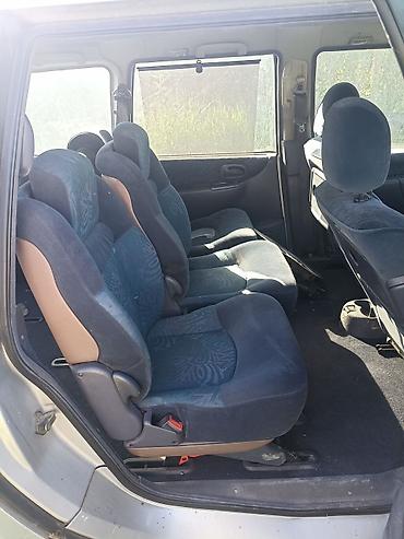 red bull nalepnice: Renault Espace monovolumen – siva boja, 5 vrata, prostrana kabina sa — 4