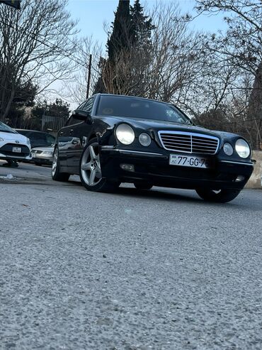 Mercedes-Benz: Mercedes-Benz 320: 3.2 l | 2001 il — 4