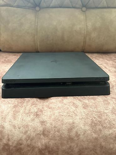 baku electronics playstation 4: Ps 4 satilir ideal veziyyetde hech bir problemi yoxdur 1 TB yaddaş — 2