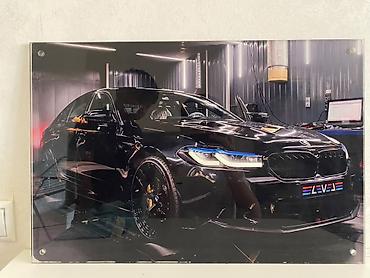 Декор и интерьер: Картина на стекле с подсветкой — «BMW в боксе» - Изображение — 2