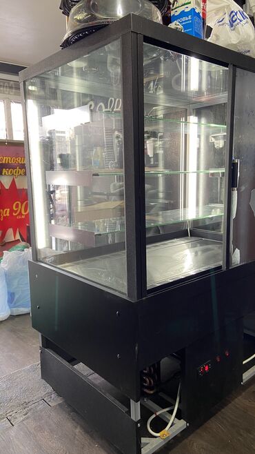 новый витринный холодильник: Для напитков, Для молочных продуктов, Для мяса, мясных изделий, Новый