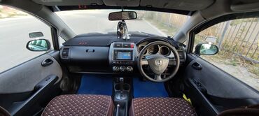 хоба машина: Honda Fit: 2002 г., 1.3 л, Вариатор, Бензин, Хетчбек