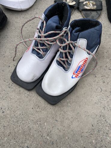 лыжы: Лыжные ботинки