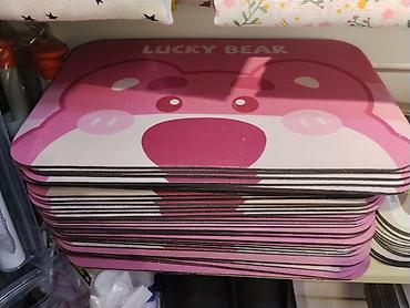 Коврик с принтом Lucky Bear - Яркий розовый дизайн с милым