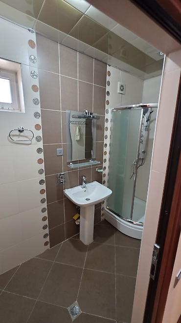suraxanida evlər: 🏡 Satılır — 6 sotda 6 otaqlı ev 📐 Sahə: 124 m² 🌳 Torpaq sahəsi: 6 sot — 10