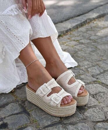 metro obuca нови пазар – слике: Sandals