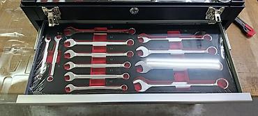Tools & Equipment: Komplet alata u metalnoj kutiji sa fiokama - Robusna metalna kutija — 3