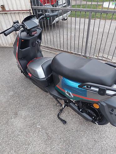 Ostali motocikli i skuteri: Električni skuter – gradski modeli Ne registruju se imaju pedale I — 12