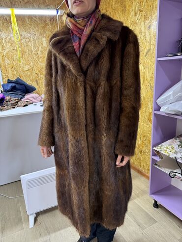 Шубы: Шуба из натурального меха норки, длина миди/ниже колена. Классический — 8