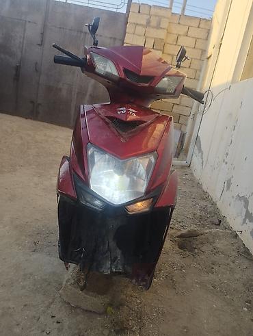elektrikli moped icaresi: Moped qeza olunub qabag plasmaslari ezilib yanlari cizilib ama tok — 2