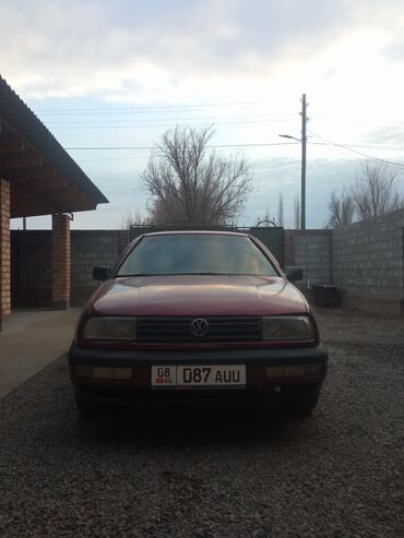 Volkswagen: Volkswagen Vento: 1992 г., 1.8 л, Механика, Бензин, Седан — 8