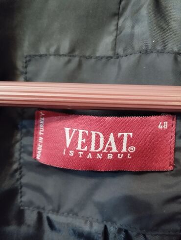 Kurtkalar: Qadın üçün uzun, qara rəngli quilt (kvadrat tikişli) yüngül qış/palto — 5