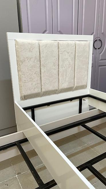 Односпальные кровати: Кровати размер200×90см каркас железный, круговой ПВХ. Матрац — 24