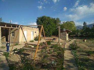 дом комната: Продам дом на Иссык-Куле, с. Тамчы. 1 этажный дом у трассы, большой — 3
