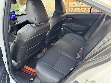 geeli coolray: Toyota Corolla: 2021 г., 1.8 л, Вариатор, Гибрид, Седан — 10