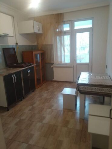 Uzunmüddətli kirayə mənzillər: Sabunçu rayonu, Bakıxanov qəsəsbəsi 96 saylı məktəb yaxınlığında, 5 — 4