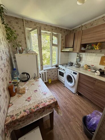 срочно продам квартиру в баку: 3 бөлмө, 58 кв. м, 104-серия, 4 кабат, Эски ремонт