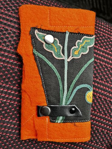 сумки женские оранжевые: Кошелек ручной работы из натурального войлока. 2000 сом. Есть