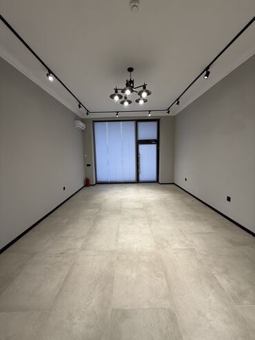 Digər kommersiya daşınmaz əmlakı: Obyekt Statiska binasinin tam yaninda yerleşir. İcereye verilen obyekt — 10