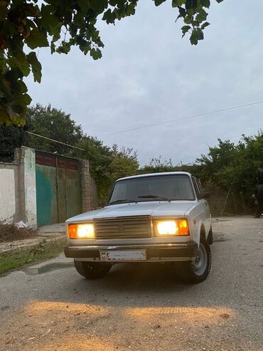 ремонт стиральных машин каракол: VAZ 2107 “Jiquli” sedan - Kuzov: 4 qapılı, ağ rəng - Ön faralar və