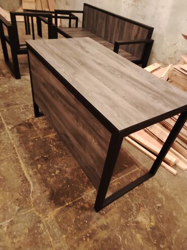 Офисные столы: Стол с юбкой
Стол офисный в наличии и на заказ — 14