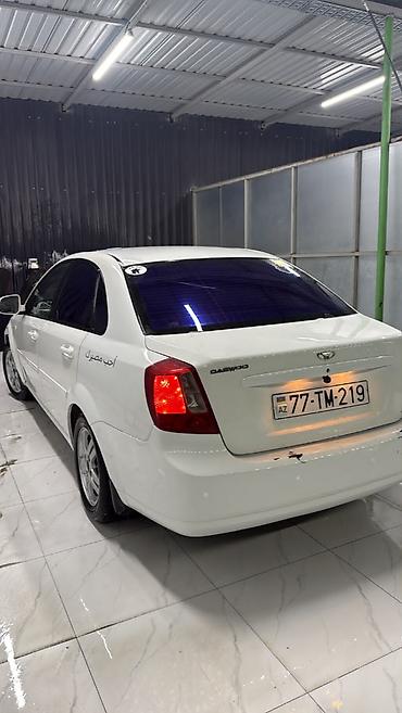 Daewoo: Daewoo Gentra: 1.6 l | 2014 il — 2