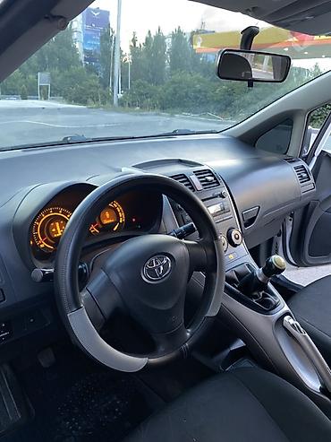 Toyota: Toyota Auris: 2008 г., 1.4 л, Механика, Бензин, Хэтчбэк — 9