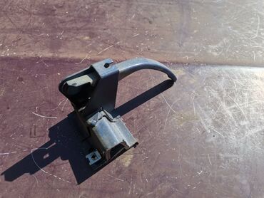 Auto delovi: Rucka za otvaranje haube Lada 2121,21213,21214 Niva,7 Riva. Polovno — 4