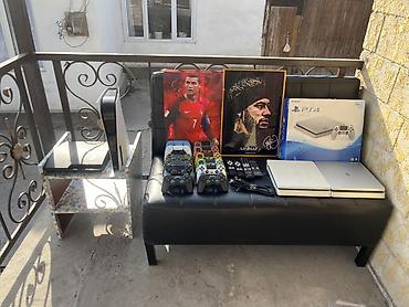 PS5 (Sony PlayStation 5): Игровой комплект: -Игровая консоль PlayStation 5 с двумя джойстиками — 1
