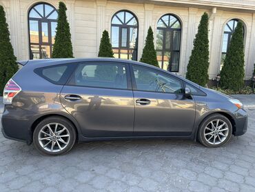 приус 40: Toyota Prius: 2017 г., 1.8 л, Вариатор, Гибрид, Минивэн