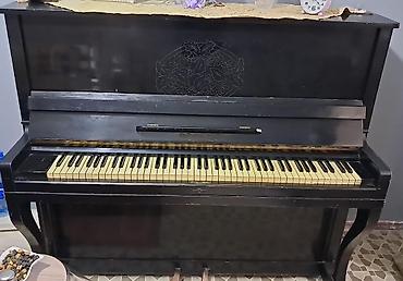 akustik gitara simi: Upright pianino – klassik qara korpuslu, taxta ayaqlı model. - 88 — 1