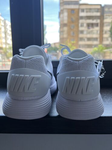 Кроссовки и спортивная обувь: Nike новый оригинал