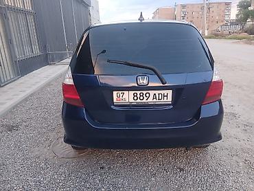 camry 2011: Honda Fit: 2002 г., 1.3 л, Автомат, Бензин, Хэтчбэк — 5