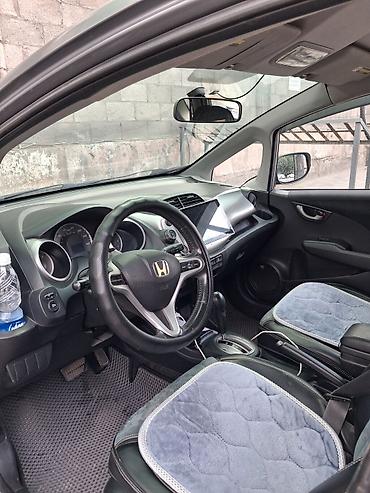 Продажа авто: Honda Fit: 2010 г., 1.5 л, Автомат, Бензин, Хэтчбэк — 6