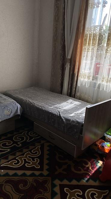 кровать с ящиком: Односпальная кровать с выдвижным ящиком - Размер спального места — 2