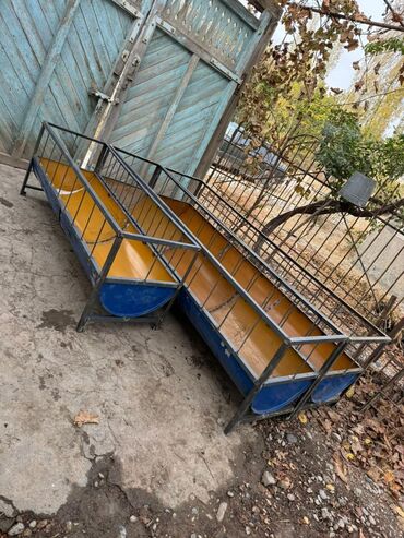 Товары и оборудование для с/х животных: Кормушки для крупного рогатого скота и овец из металлической бочки — 8