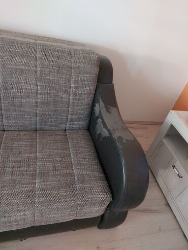 Sofe i kaučevi: Na prodaju trosed dvosed i fotelja zicano jezgro ostecenja na
