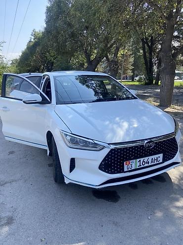 электромобиль дешевый: BYD E3: 2020 г., Электромобиль, Седан — 4