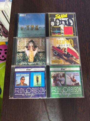 муз апаратура комплект: Продаю все сиди диски с одним лотом цена по 400 сом за 1 шт. минимум