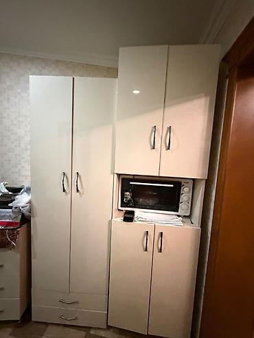 Кухонные гарнитуры: Şkaflar satılır. Az işlənib. Hündürlüyü 2.10m — 3