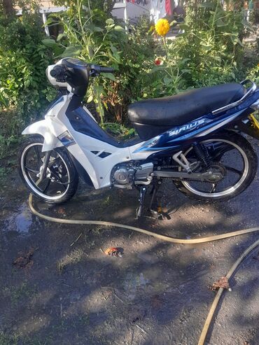Mercedes-Benz: Salam. moto tezedir yamaha 125 kubdu senetde 49 geyd olunub. max 140