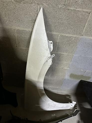 Крылья и комплектующие: Передние крылья для легковых автомобилей — большой выбор. Крыло — 10