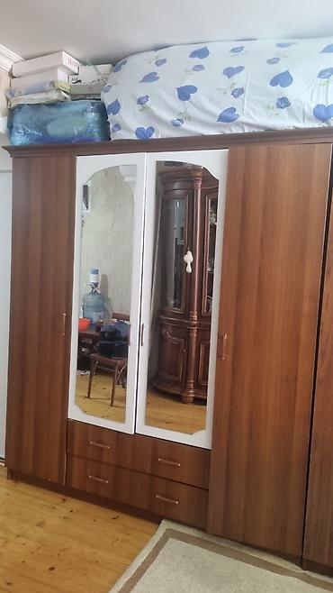 Dolablar: 4 qapili dolab 90azn. Tecili cixmalidir. Unvan Yeni Yasamal. *N17 — 1