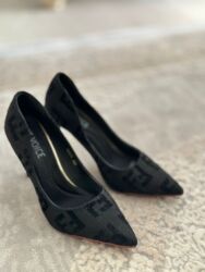 Туфли: 1500 сом все, летний обувь одевали один раз, Эконика брали 6000 сом — 4