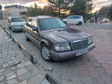 мерседес сатылат: Mercedes-Benz E 220: 1993 г., 2.2 л, Автомат, Бензин, Седан